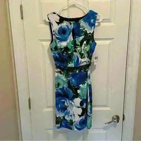 Connected Apparel NWT Blue Multi Floral Keyhole Belted Sheath Dress Size 10P - Picture 3 of 13